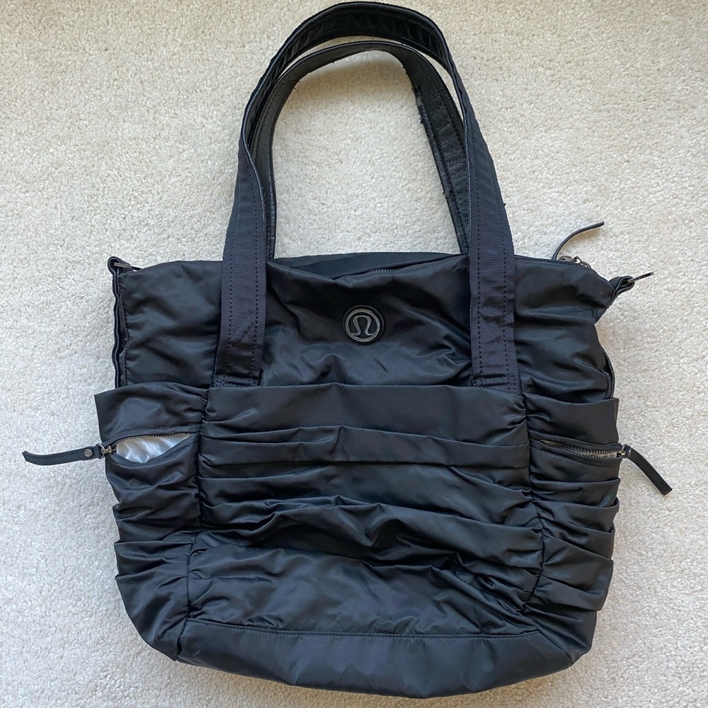 Lululemon Athletics Triumphant tote
